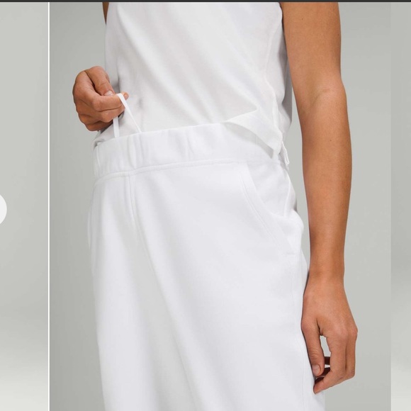 Lululemon | Relaxed High Rise Jogger - Picture 3 of 6